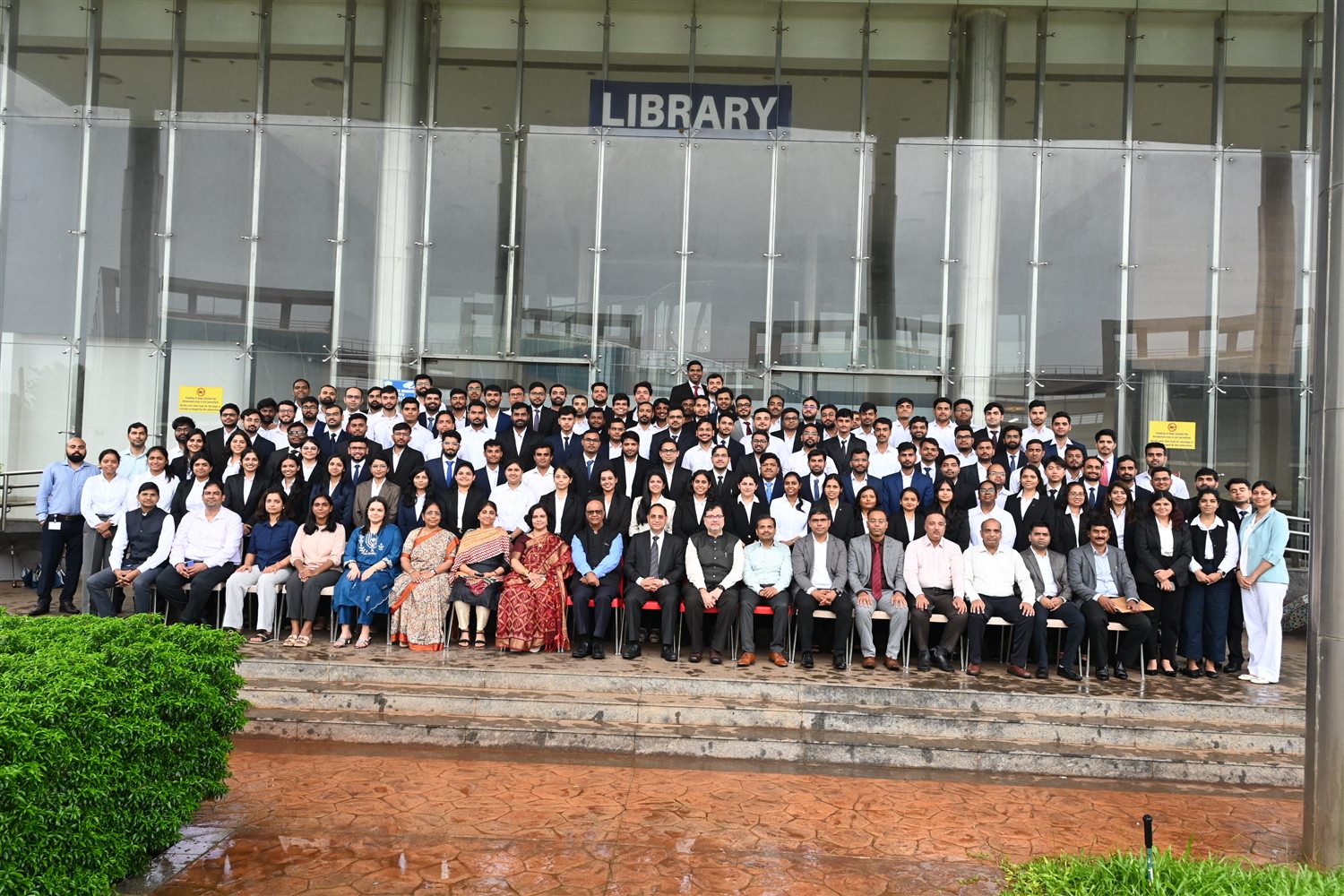 Batch with the Chairman — photograph 2