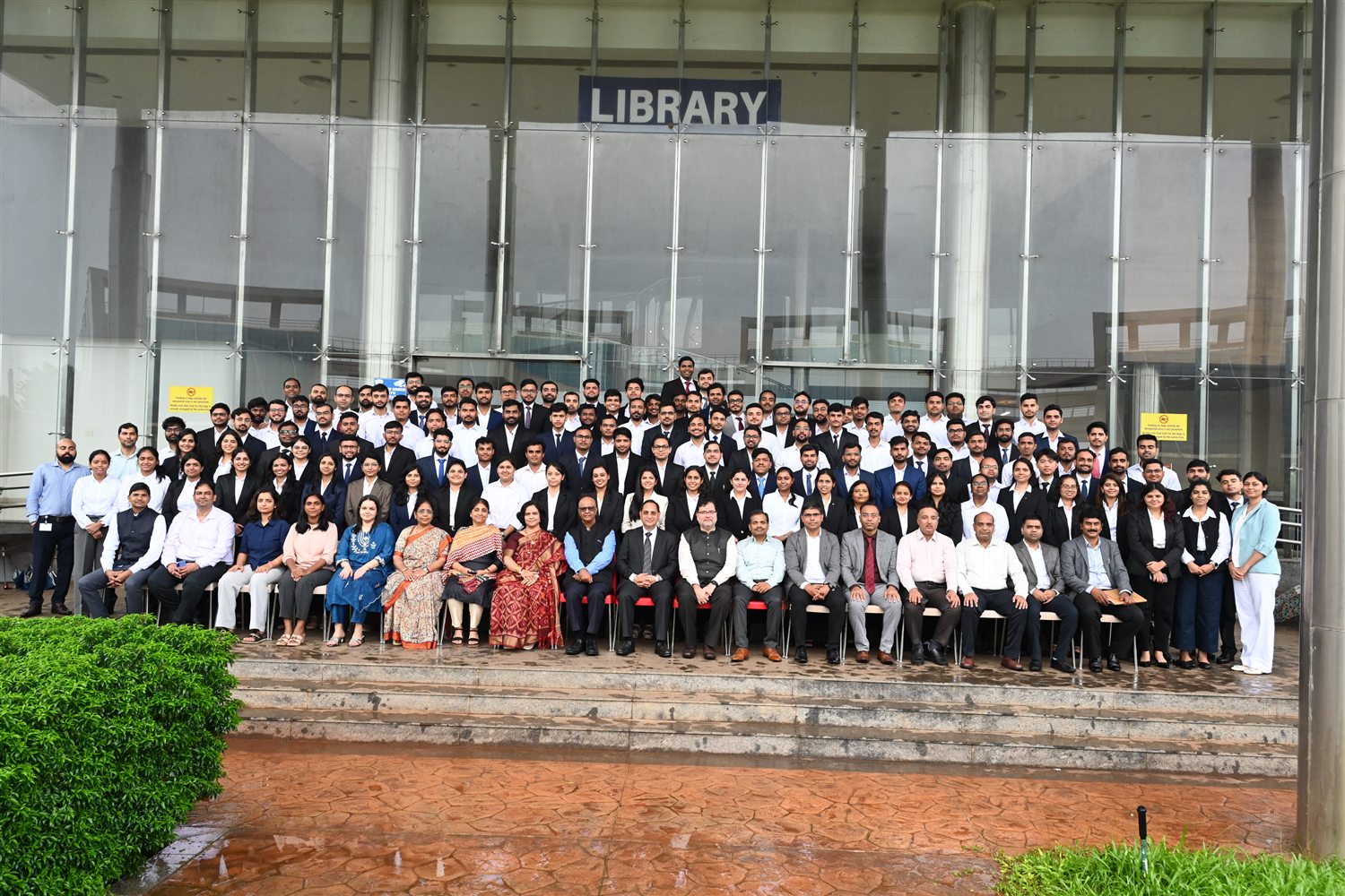 Batch with the Chairman — photograph 3