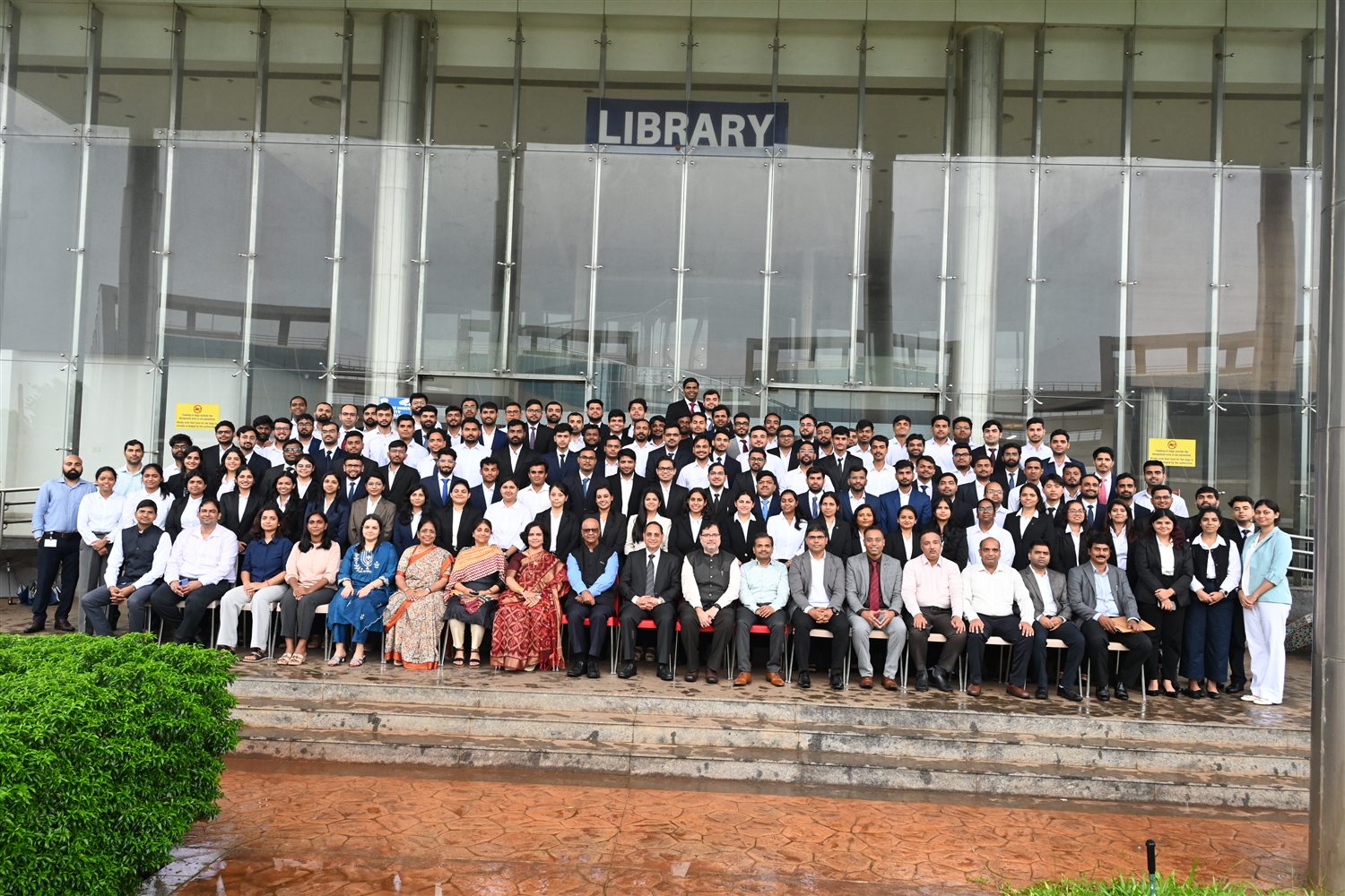 Batch with the Chairman — photograph 4