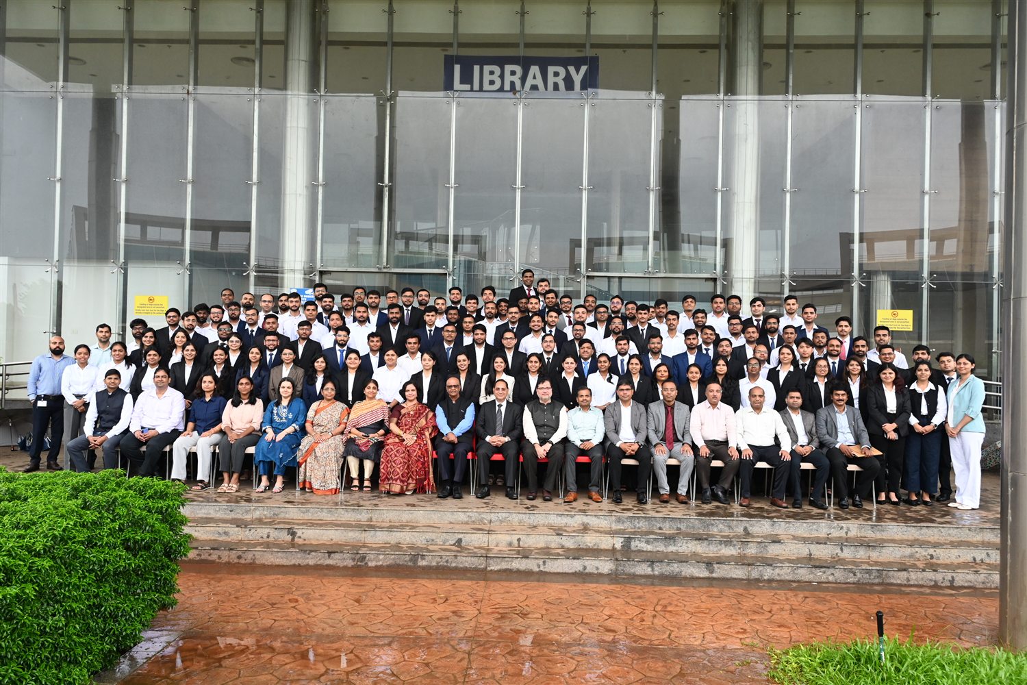 Batch with the Chairman — photograph 5