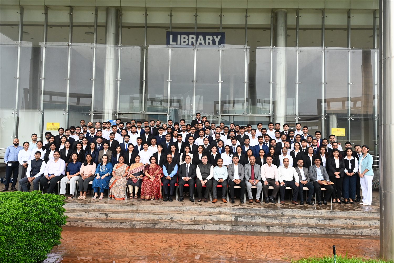 Batch with the Chairman — photograph 6